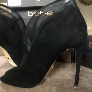 bebe Brianca, size 7, black.
